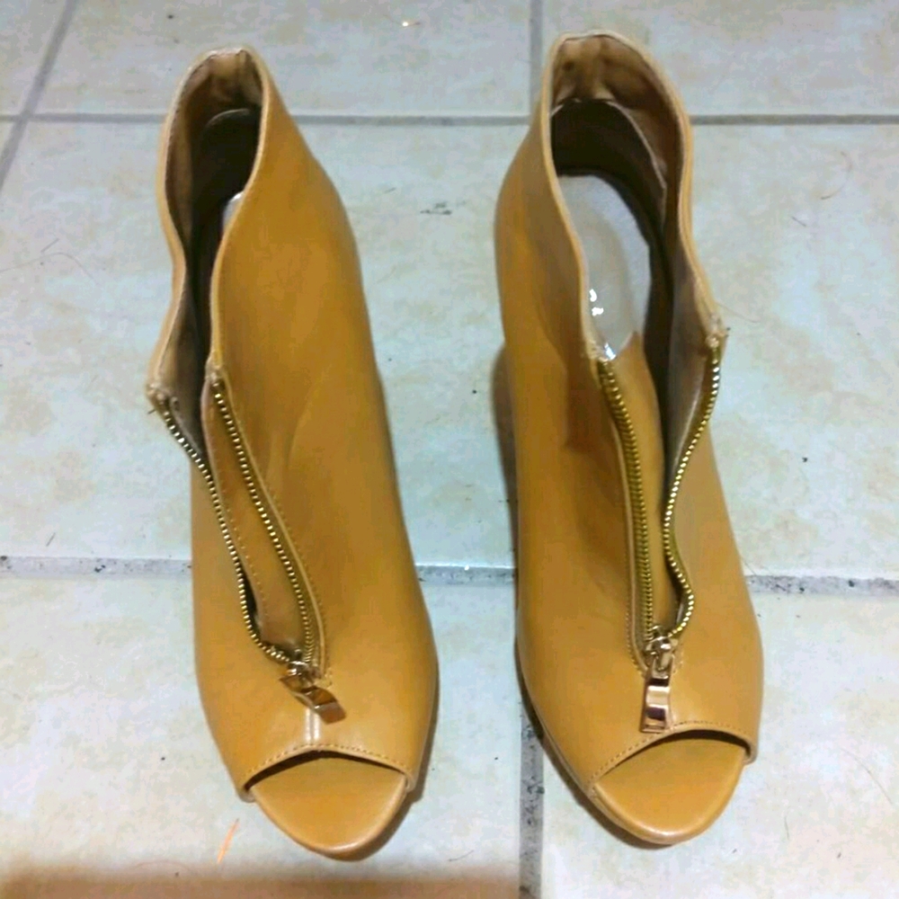 Women's Faux Leather Platform Stilletos Sz 8